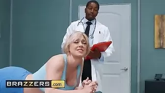 Brazzers -Ash-Blonde cougar Dee Williams gets ass fucking checked by big black cock