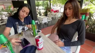 Controlo el juguete de mi novia en público