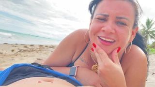 #férias adultas 2021- sexo em público na praia com pessoas passando depois finalizando no hotell