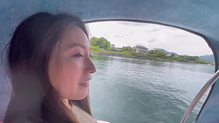 Wear a miniskirt and experience boating at Lake Kawaguchiko, Yamanashi Prefecture