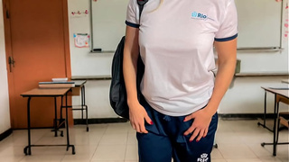 SEX LEAKED AT SCHOOL BETWEEN STUDENT AND TEACHER IN RIO DE JANEIRO AND TEACHER WAS FIRED