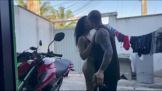 Full of lust, I seduced the delivery boy and he fucked me good.