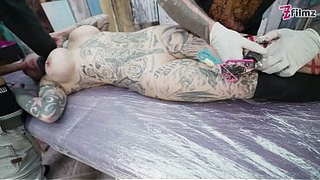 Stunning Tattoo Babe with Big Tits enjoys ANAL fuck while getting a Tattoo - ATM&Gaping