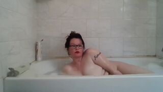 Cum play in the bathtub with me I won't tell Daddy